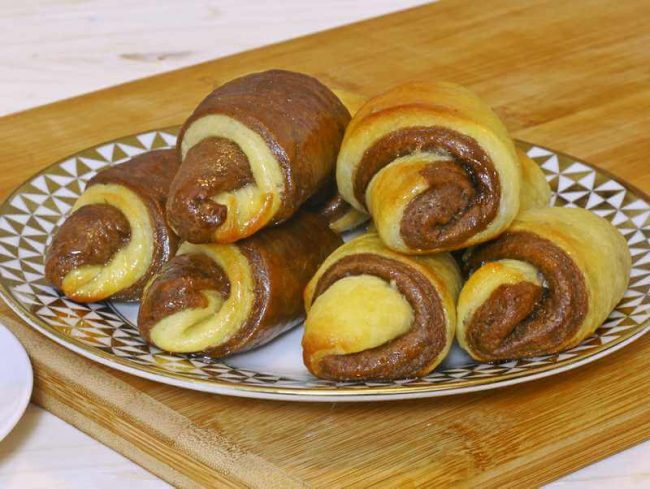 Cornulețe în 2 culori - Cele mai pufoase și gustoase cornulețe de casă. Se fac atât de ușor!