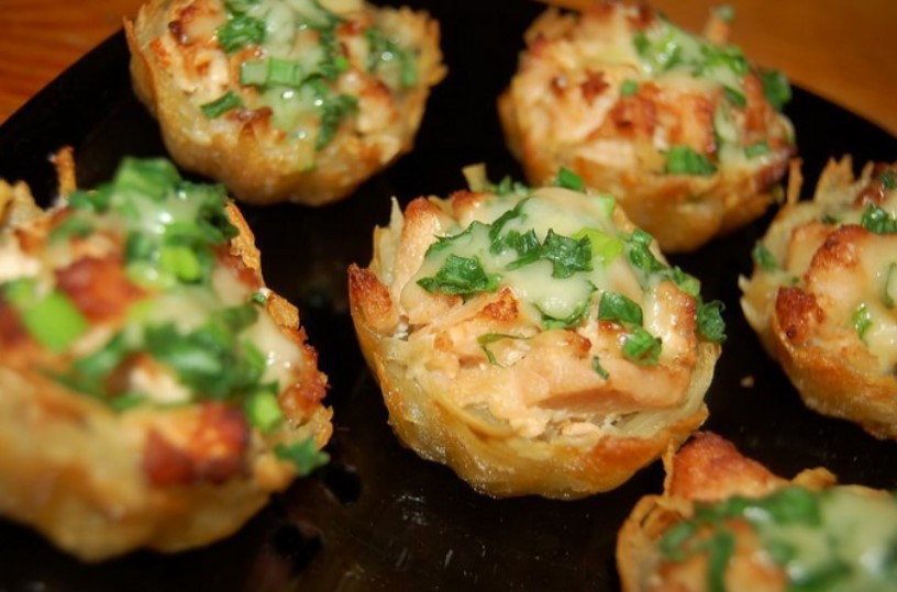 Coșulețe de cartofi cu piept de pui și cașcaval - sunt delicioase și ușor de preparat