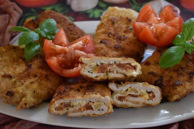 Cotlet de porc umplut cu cașcaval și maioneză - o rețetă simplă