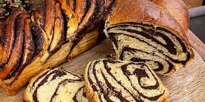 Cei mai buni cozonaci cu nucă și cacao - pufoși și cu multă cremă