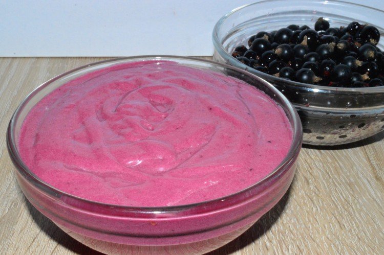 Cremă aromată cu afine sau fructe de pădure: pentru decorarea sau umplerea prăjiturilor