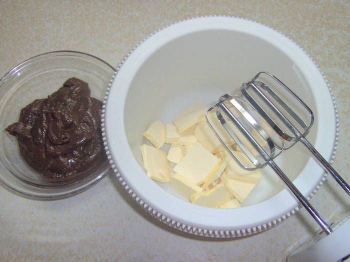 Tort cu pișcoturi și cremă de ciocolată mod preparare