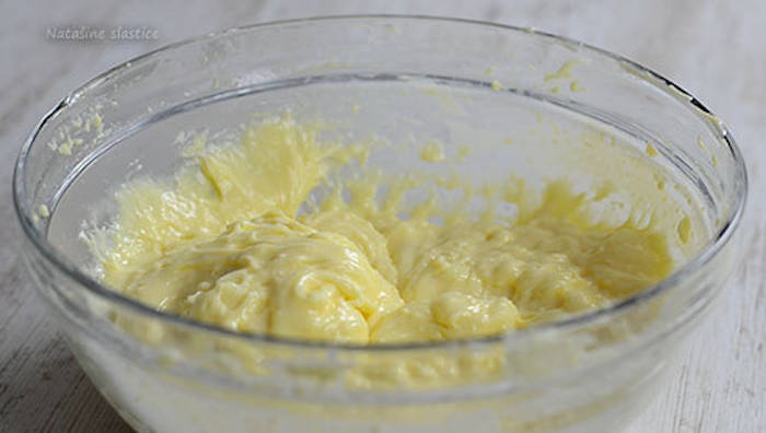 Prăjitură cu multă cremă preparare