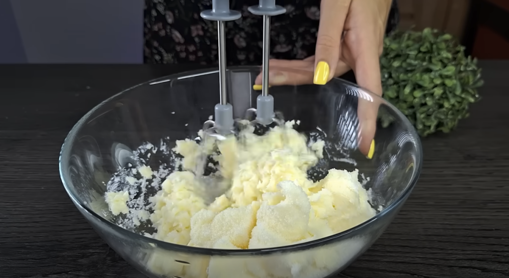 Prăjitură cu zmeură și cremă de br&acirc;nză cu vanilie - Perfectă pentru ceaiul fierbinte!