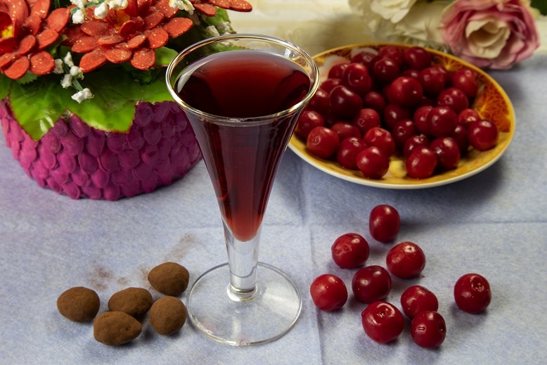 lichior de vișine de casă