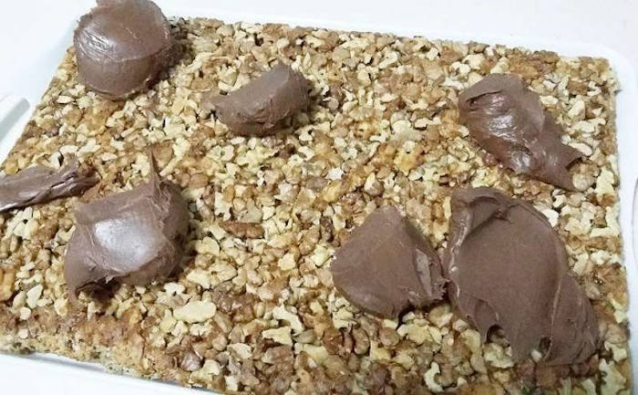 prajitura cremoasa cu blat de nuci mod de preparare