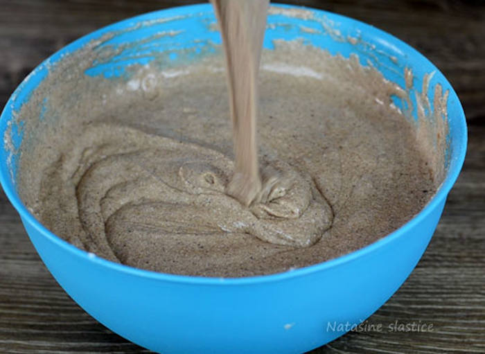 Prajitura cu budinca de caramel aluat