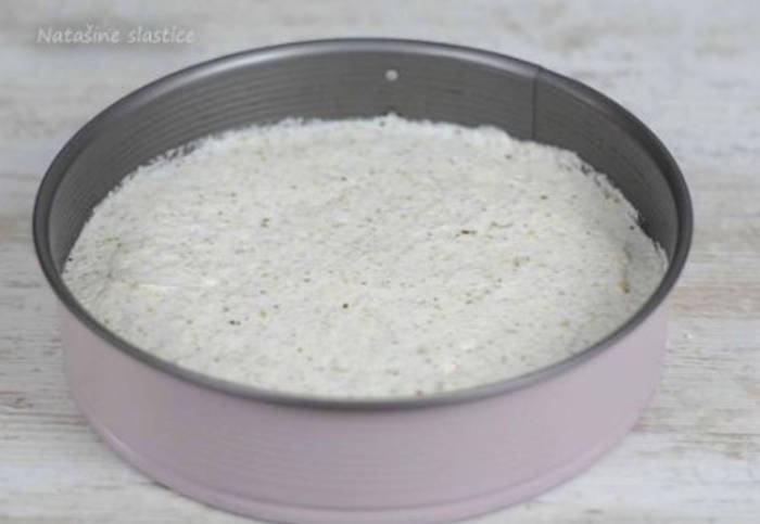 Tort cu nuca budinca si alune preparare aluat