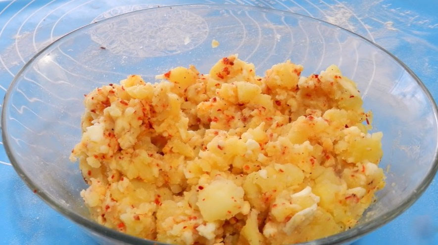 Barcute cartofi si usturoi