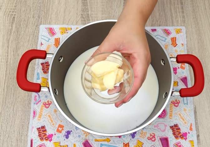 Placinta cu cocos si lapte condensat