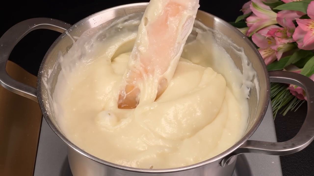 Rulada Sultanului cu nucă de cocos și cremă de portocale