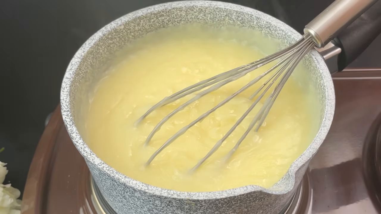 Desert fără coacere cu biscuiți și cremă de vanilie