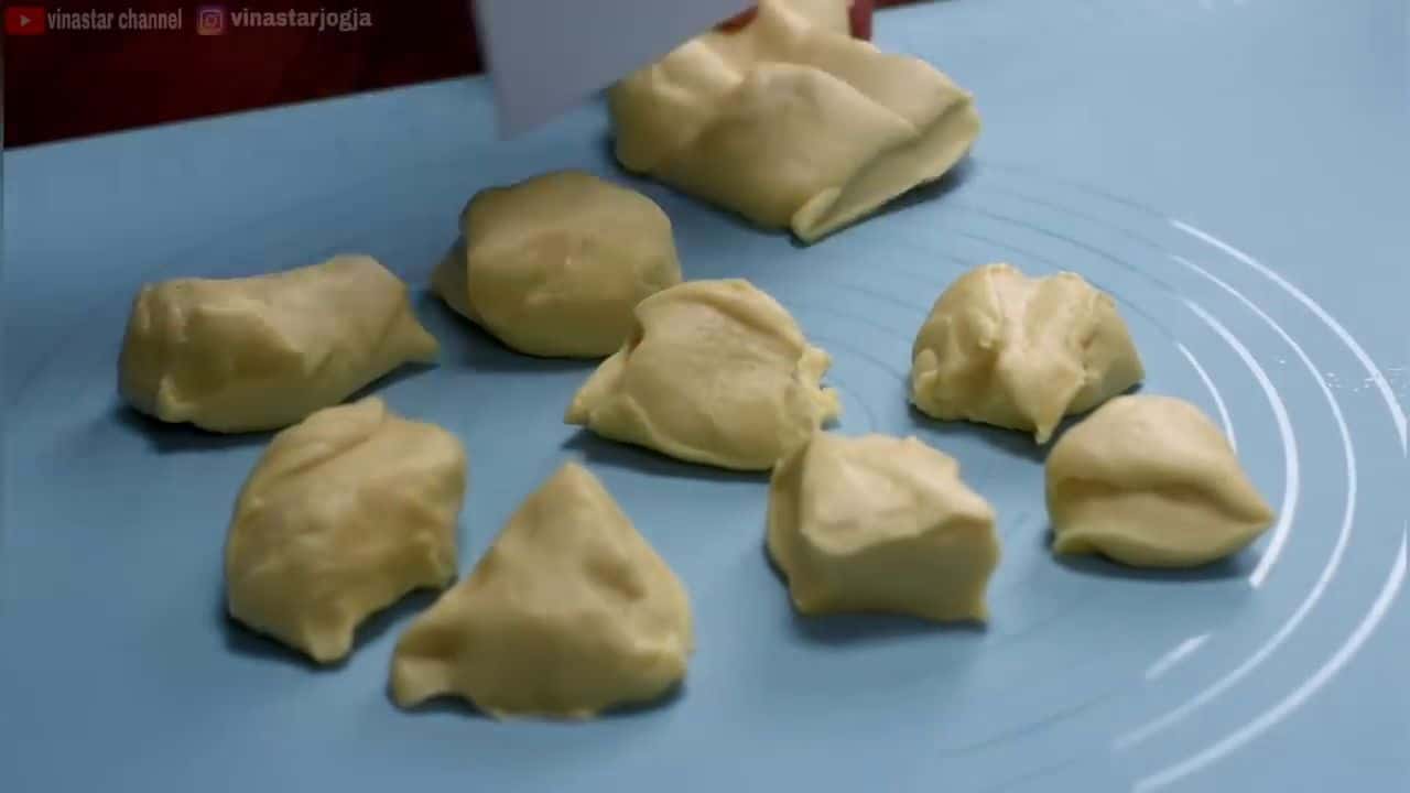 Rețetă pentru gogoși de casă umplute cu ciocolată