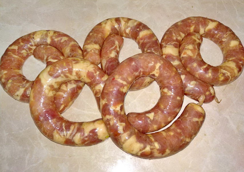 Rețetă de c&acirc;rnați de casă, rețetă tradițională de familie