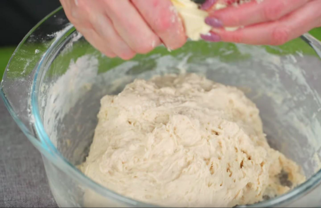  Rețetă universală de aluat cu drojdie pentru plăcinte și gogoși