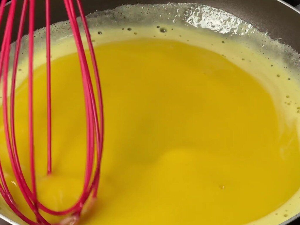 Mini tarte cu lăm&acirc;ie și bezea: fără coacere