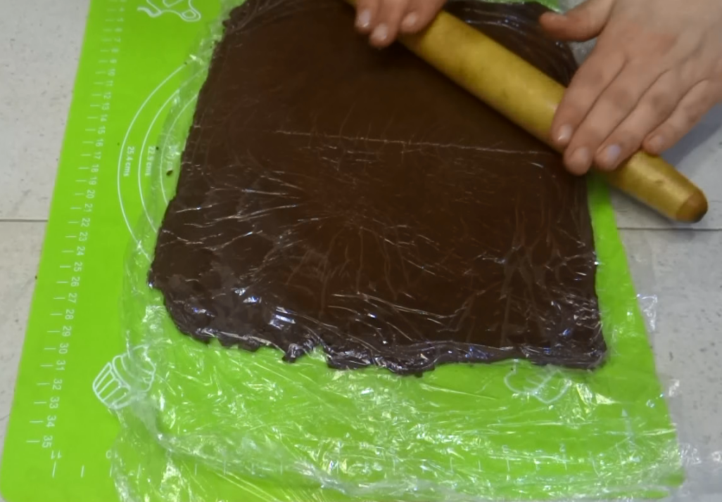 Ruladă BOUNTY aromată și moale, gata &icirc;n 15 minute, fără coacere!