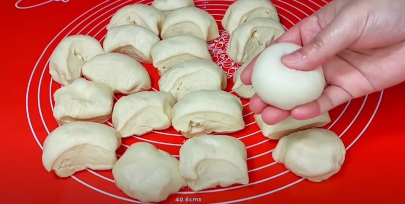 Mai gustoase dec&acirc;t belyashi și chebureki. Plăcinte pufoase cu orice umplutură: preferatele mele sunt cu carne și cartofi