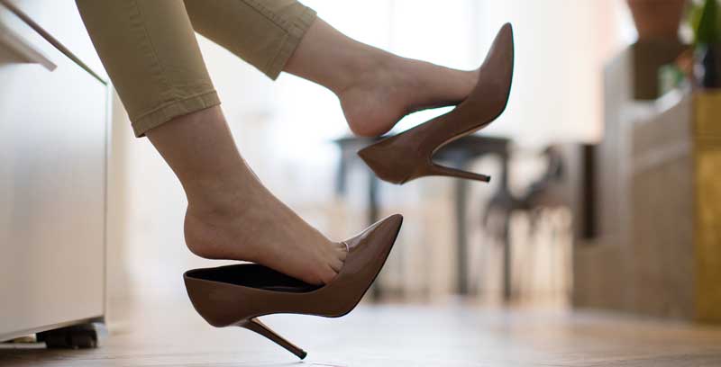 cum-alegi-o-pereche-de-pantofi-stiletto-comozi