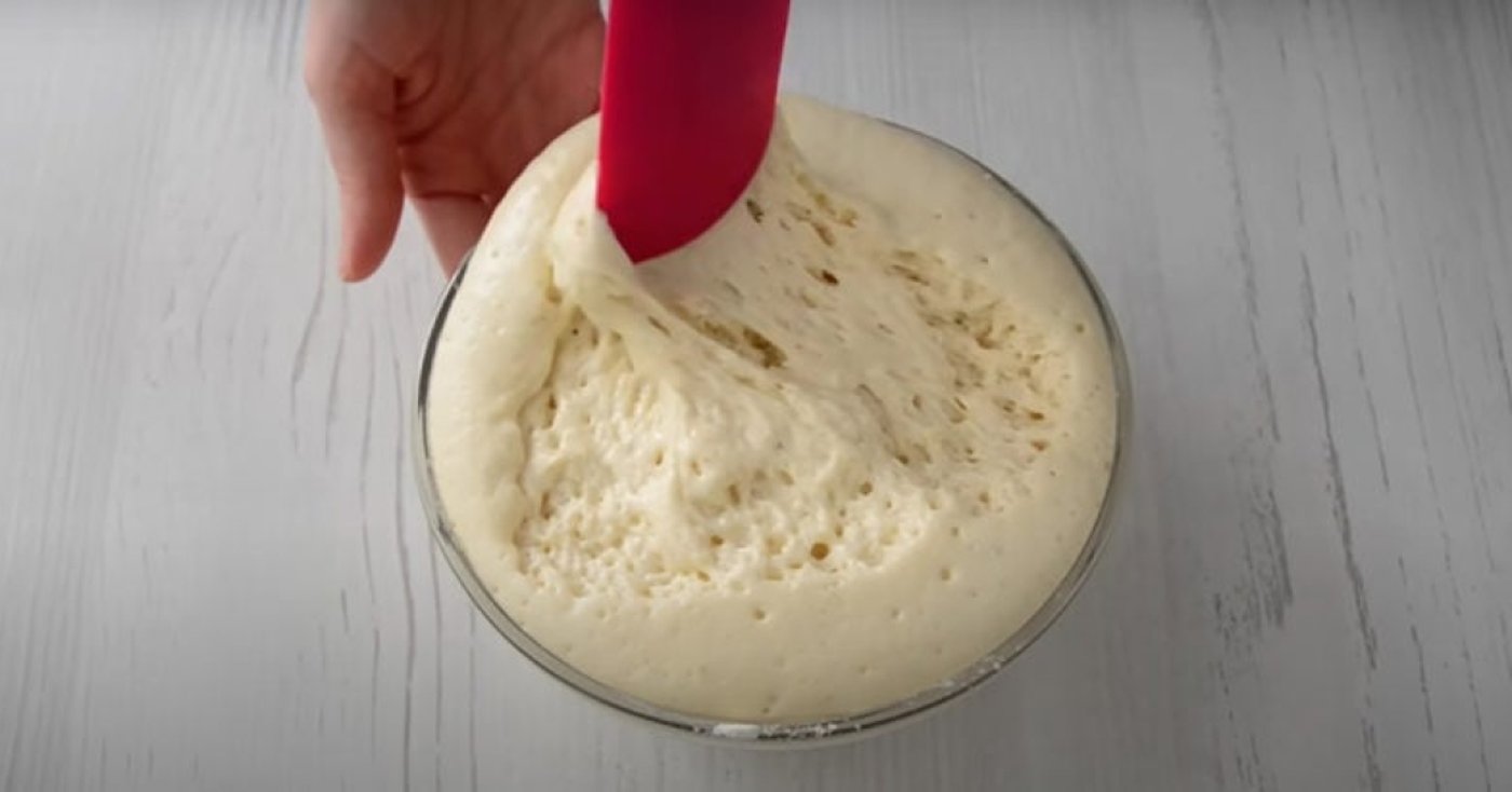 Chifle cu br&acirc;nză &ndash; rețetă cu poze