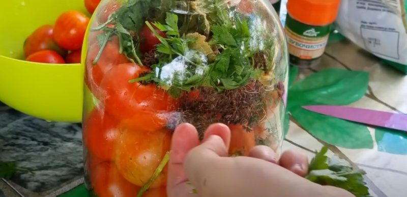 Faceți mai multe porții &ndash; dispar imediat. Roșii murate pentru iarnă: gust ca din butoi