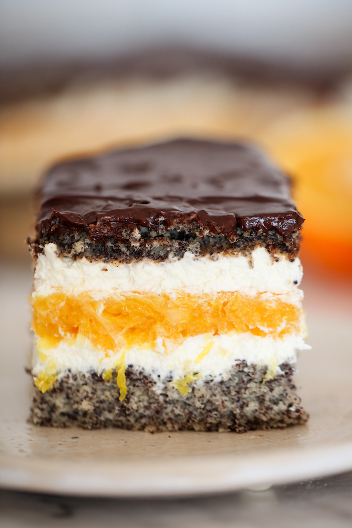 Prăjitură cu mac și jeleu de portocale