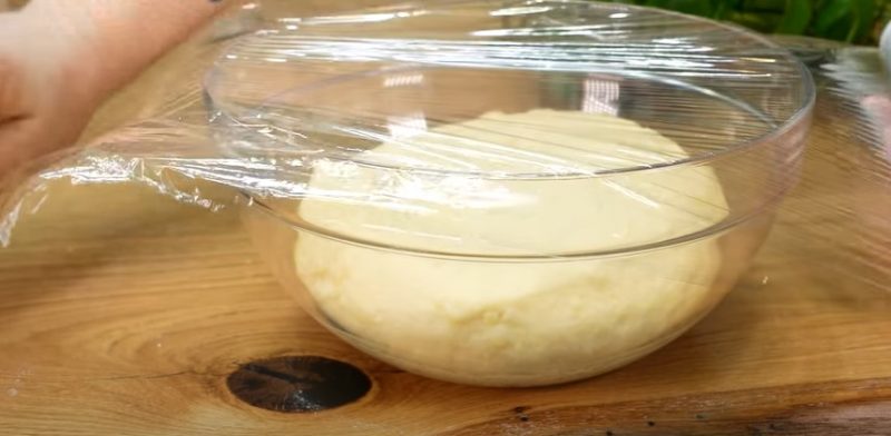 Folosesc cartofi: nu mai fac plăcinte. Gogoși pufoase pe bază de apă de cartofi