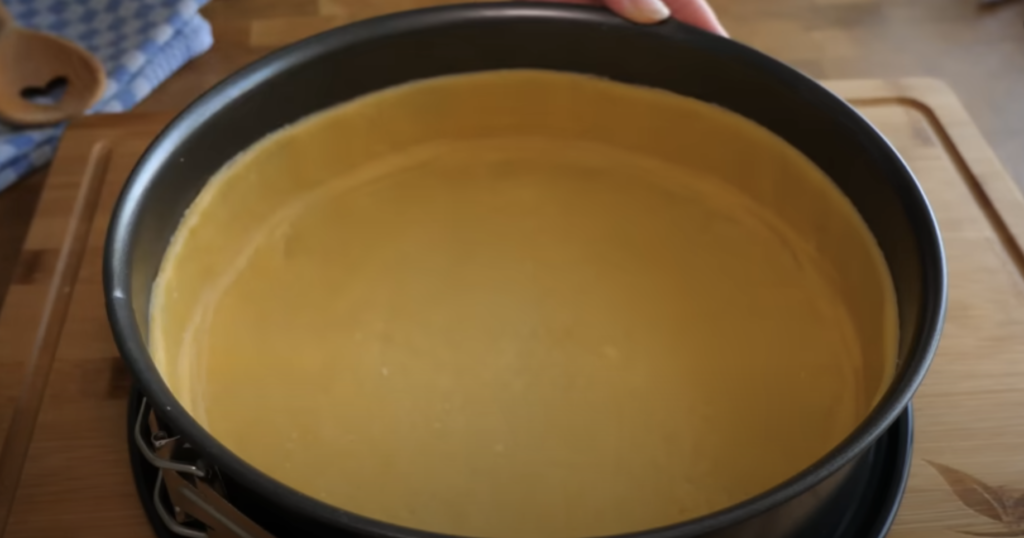 Prăjitură fină cu cremă de br&acirc;nză dulce și aromă de vanilie