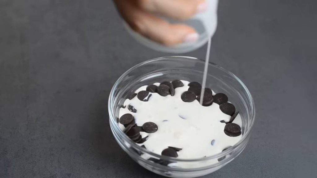 &bdquo;Prăjitura iubirii&rdquo; cu ciocolată și zmeură: desertul perfect pentru aniversări și nu numai