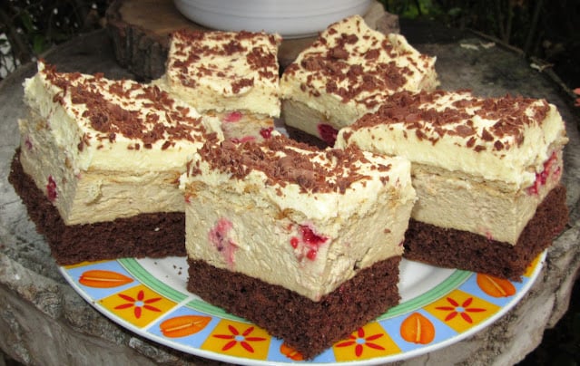  Prăjitură Cappuccino: cremoasă, cu zmeură și cremă delicioasă