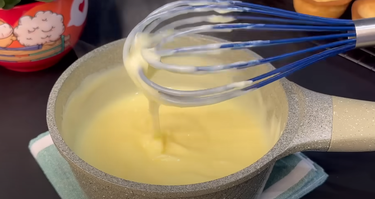 Mini-tarte cu cremă fină de lăm&acirc;ie - un desert cu care &icirc;ți vei impresiona musafirii!