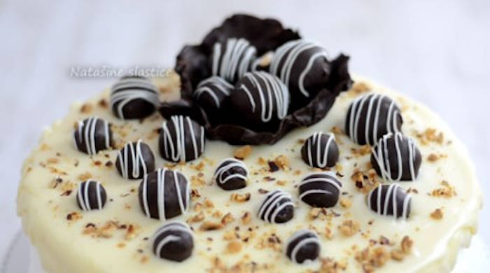 Tort cu nuca budinca si alune ingrediente