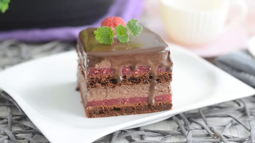 &bdquo;Prăjitura iubirii&rdquo; cu ciocolată și zmeură: desertul perfect pentru aniversări și nu numai