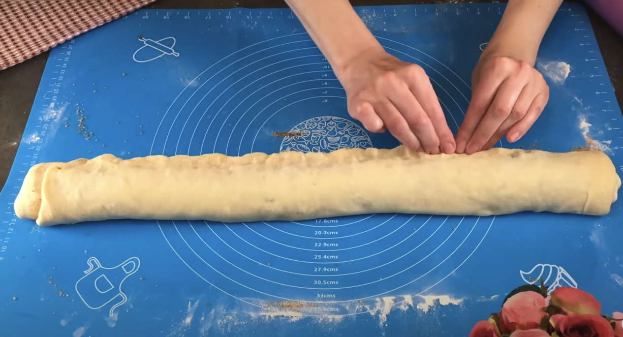  Melci pufoși cu scorțișoară și glazură de br&acirc;nză