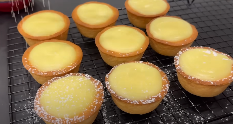 Mini-tarte cu cremă fină de lăm&acirc;ie - un desert cu care &icirc;ți vei impresiona musafirii!