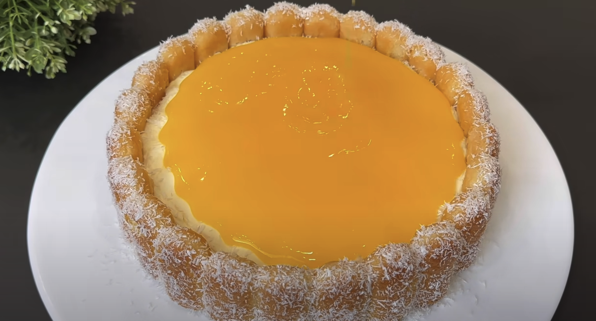 Desert de pișcoturi cu cremă de smântână și portocale