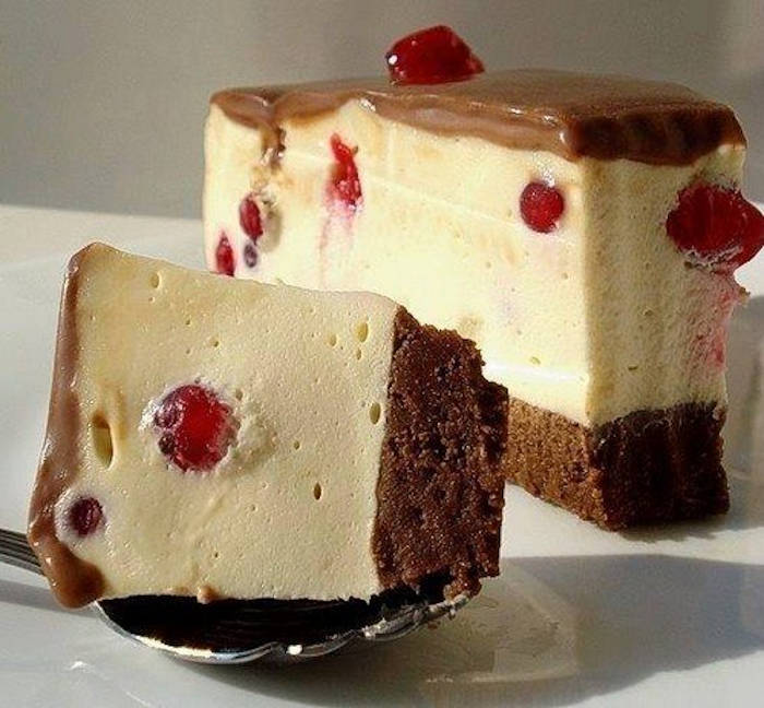 Prăjitură cu mascarpone și ganache de ciocolată- retetă