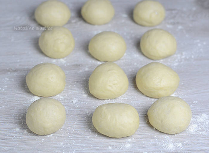 Colaci pufosi mod preparare