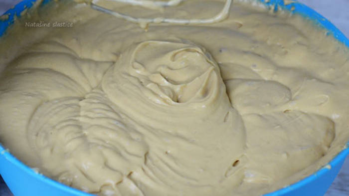 Prăjitură cu biscuiți și budincă de caramel crema