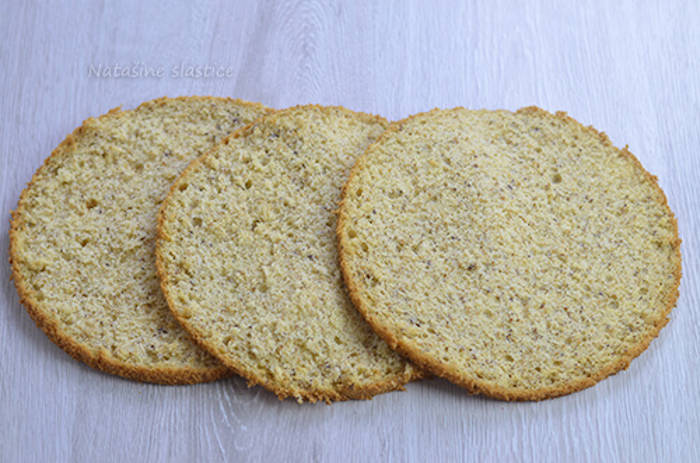 tort cu frisca si ciocolată blat