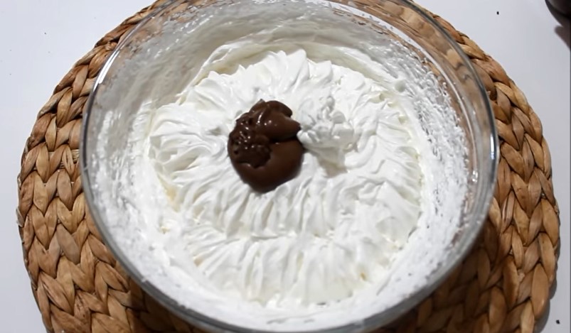 Prajitura cu crema frisca