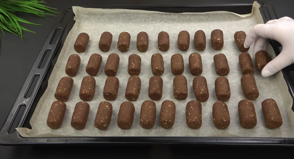 Praline din biscuiți cu ciocolată, fistic, caju, migdale și cocos &ndash; un deliciu rafinat