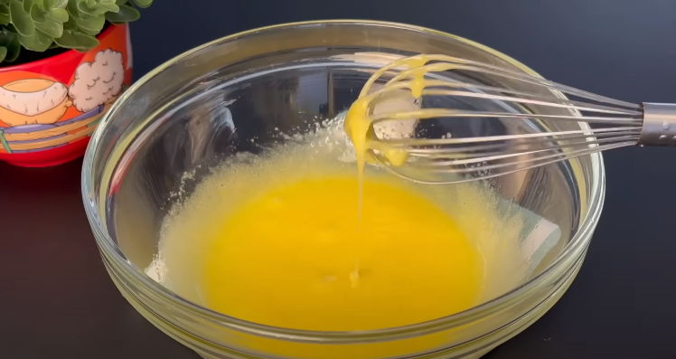 Mini-tarte cu cremă fină de lăm&acirc;ie - un desert cu care &icirc;ți vei impresiona musafirii!