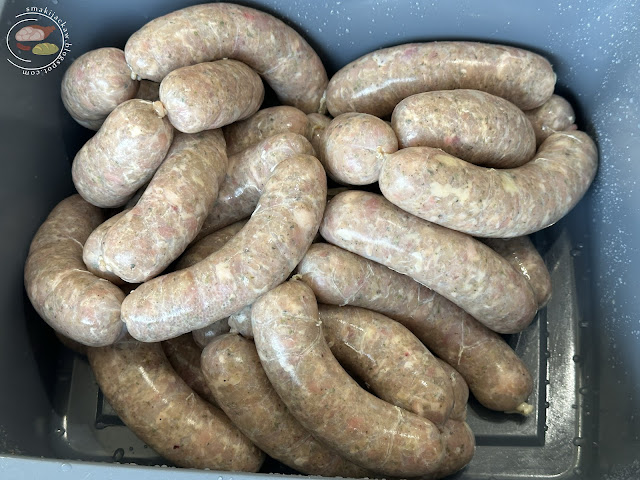 C&acirc;rnați din carne de pui și curcan - trebuie să-i &icirc;ncerci măcar odată