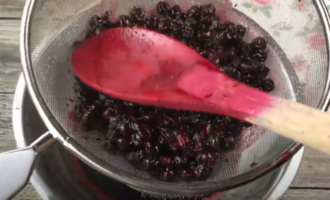 Sirop din aronia (aronia): 3 rețete