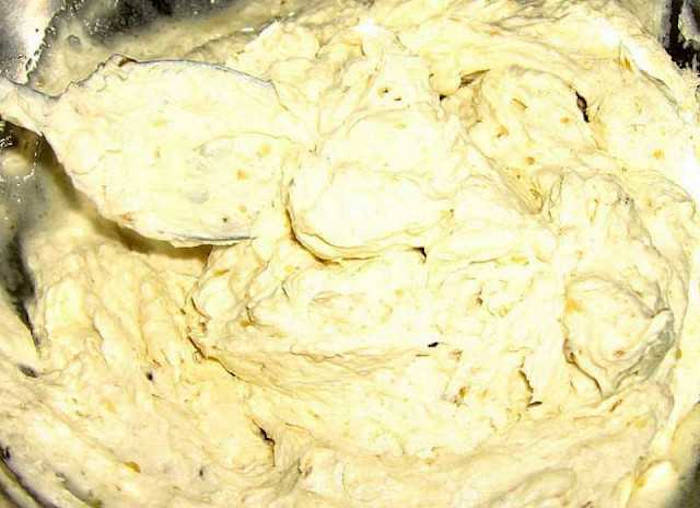 Ruladă cu banane și ciocolată crema preparare