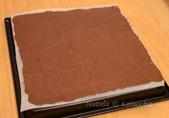 Prăjitură cu biscuiți și cremă de vanilie blat