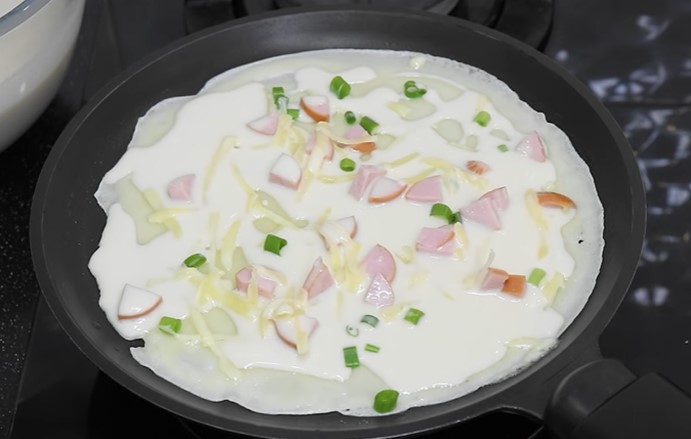 Clatite cu ceapa si branza cheddar