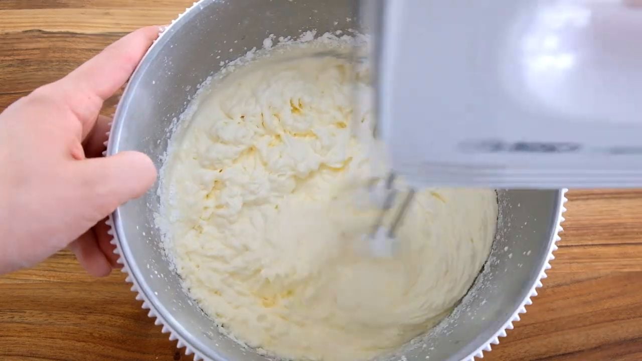 Tort de mere fără coacere &icirc;n 30 de minute: Acest tort de mere se topește &icirc;n gură