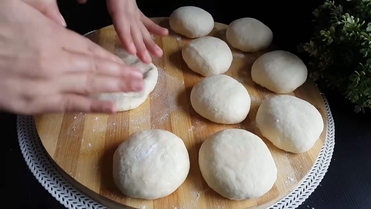 Chifle foarte gustoase umplute cu ciocolată